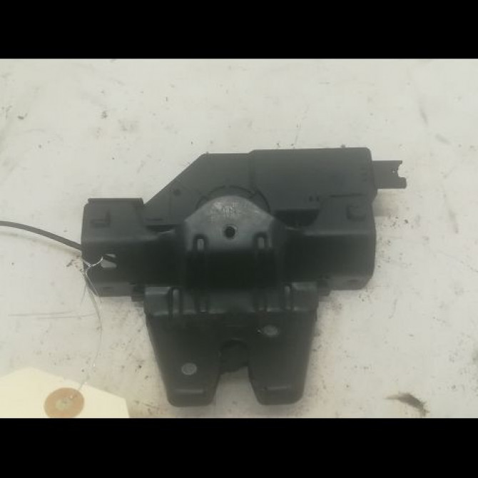 Serrure hayon occasion B.M.W. SERIE 1 I Phase 1 05-2004->12-2006 120d 51247840617 2