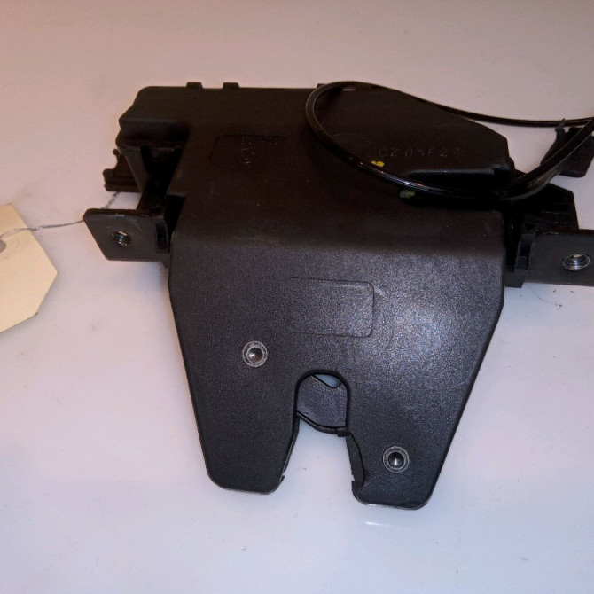 Serrure hayon occasion B.M.W. SERIE 1 I Phase 1 05-2004->12-2006 120d 51247840617 1