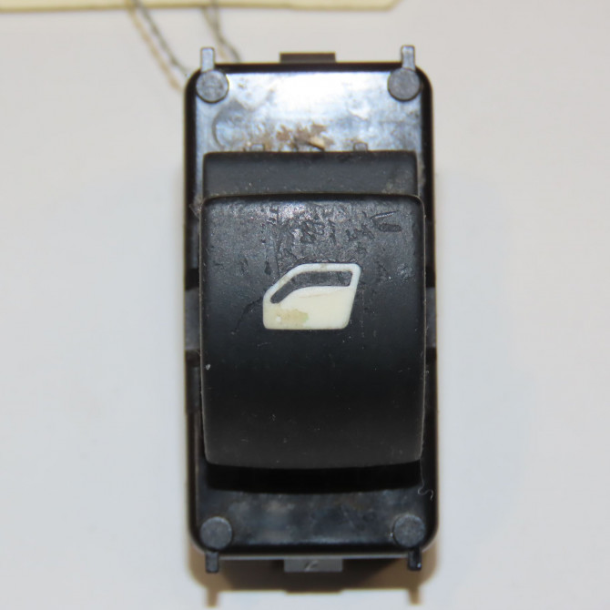Commande lève-glace porte avant droite occasion CITROEN C3 PICASSO Phase 1 02-2009->08-2012 1.6 HDi 16v 90ch 6490P9 1