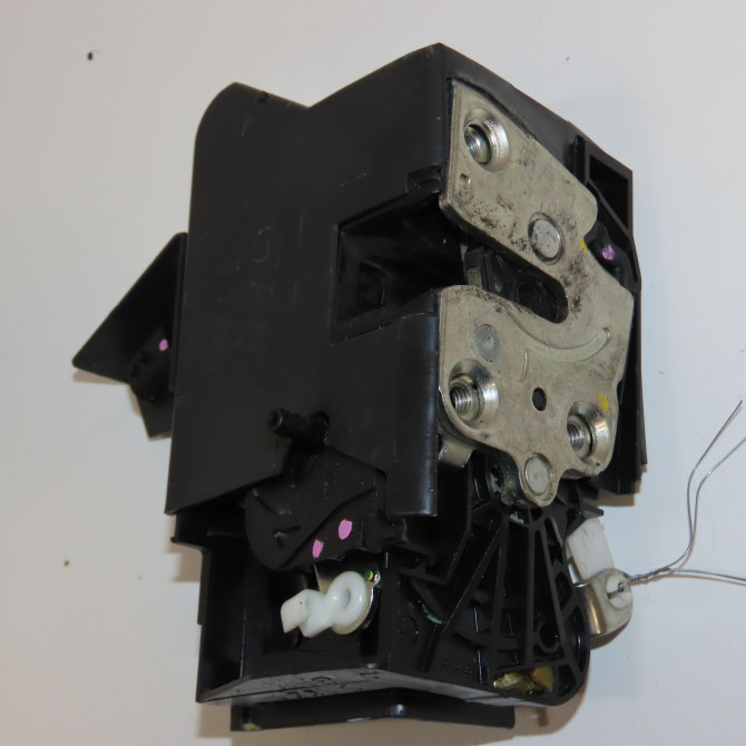 Serrure porte ard occasion DACIA LOGAN II Phase 1 06-2013->... 0.9 TCE 90ch 825022281R 1