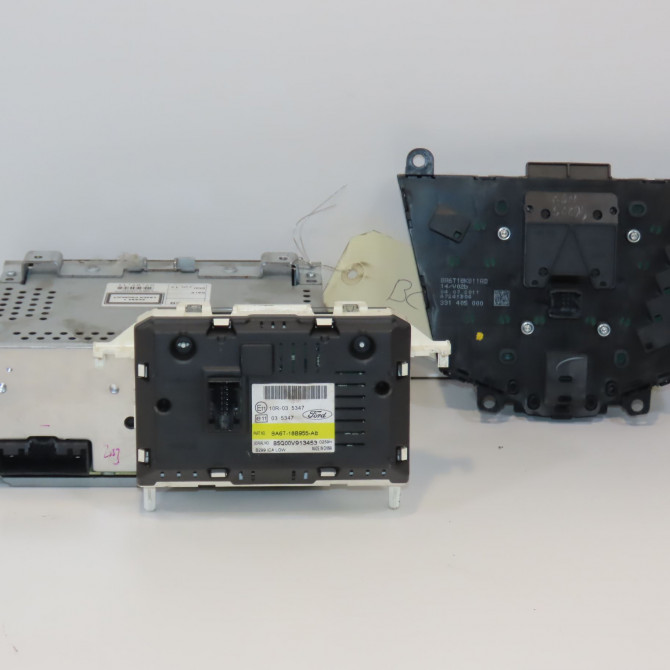 Autoradio occasion FORD FIESTA VI Phase 1 10-2008->11-2012 1.2i 60ch Ambiente 2044323 2