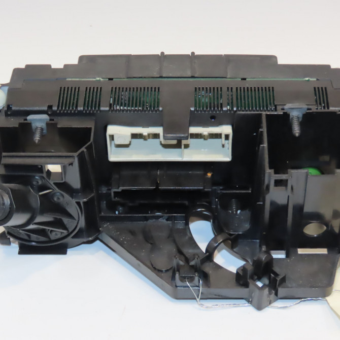 Commande de chauffage occasion AUDI A3 II Phase 2 06-2008->07-2012 1.6 TDi 105ch 8P0820047D 2