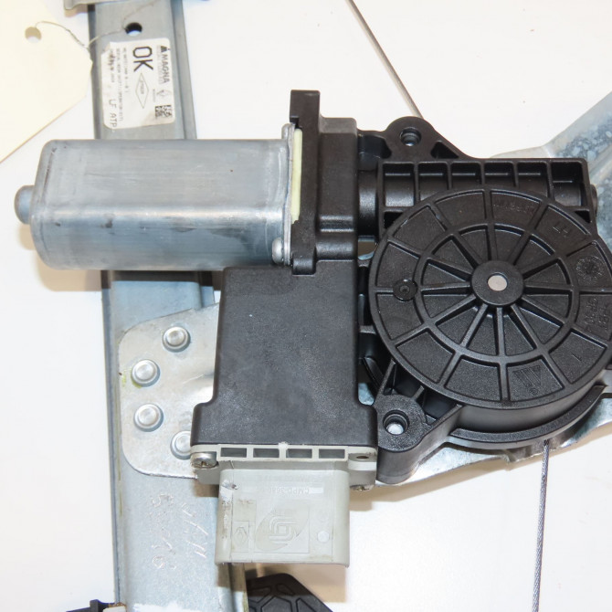 Mecanisme+moteur leve-glace avg occasion DACIA SANDERO II Phase 2 02-2017->... 807211440R 3