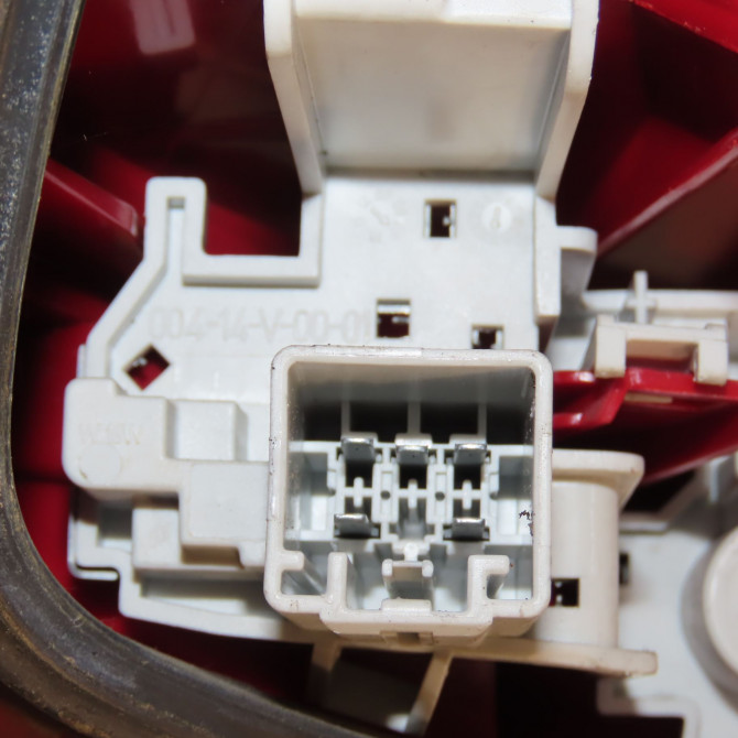 Feu arrière droit occasion FORD FIESTA VI Phase 1 10-2008->11-2012 1.4 TDCI 70ch 1709552 3