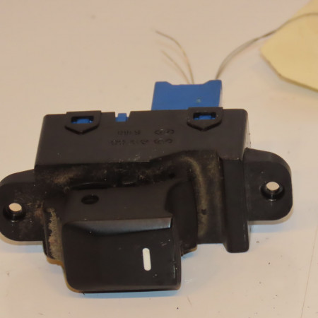 Commande lève-glace porte avant droite occasion KIA RIO III Phase 1 06-2011->... 1.2i 85ch 935751W010