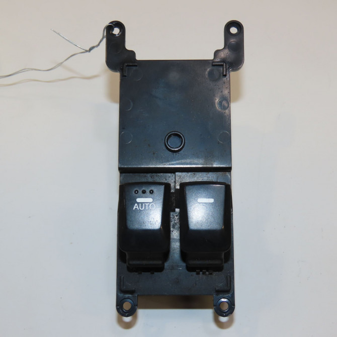 Commande lève-glace porte avant gauche occasion KIA RIO III Phase 1 06-2011->... 1.2i 85ch 935701W000 1