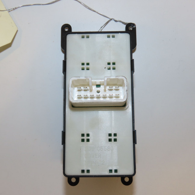 Commande lève-glace porte avant gauche occasion KIA RIO III Phase 1 06-2011->... 1.2i 85ch 935701W000 2