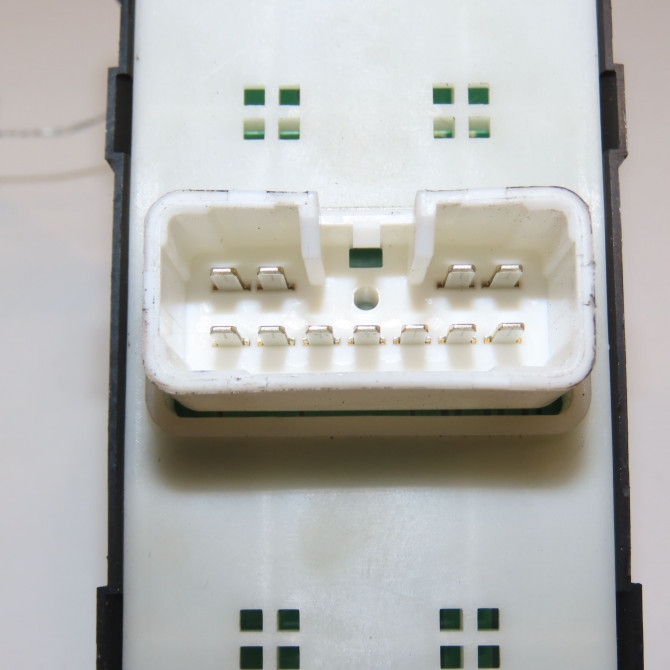 Commande lève-glace porte avant gauche occasion KIA RIO III Phase 1 06-2011->... 1.2i 85ch 935701W000 3