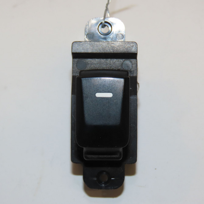 Commande lève-glace porte avant droite occasion KIA RIO III Phase 1 06-2011->... 1.2i 85ch 935751W010 1