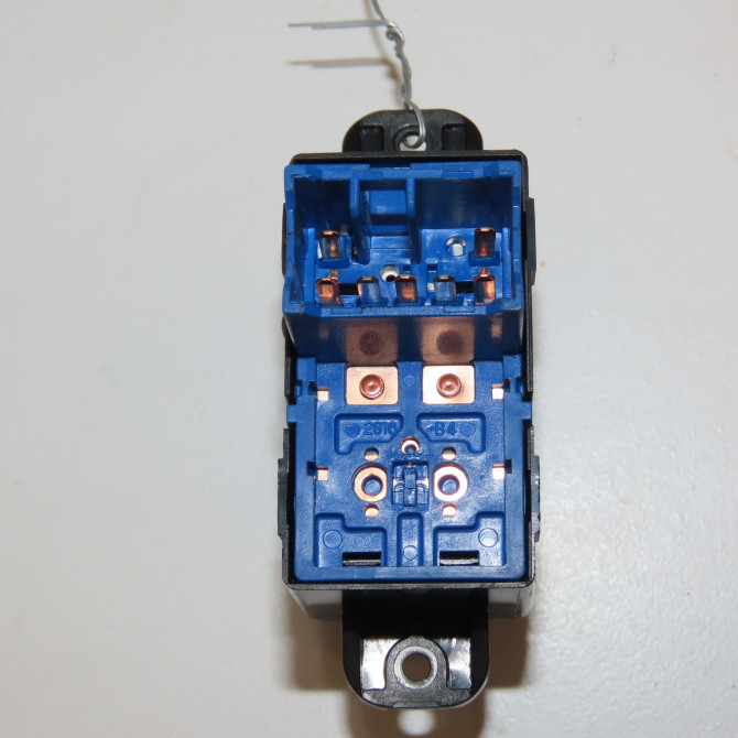 Commande lève-glace porte avant droite occasion KIA RIO III Phase 1 06-2011->... 1.2i 85ch 935751W010 2