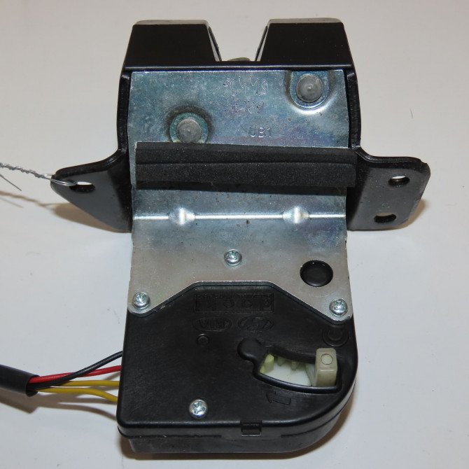 Serrure hayon occasion KIA RIO III Phase 1 06-2011->... 1.2i 85ch 812301W210 2