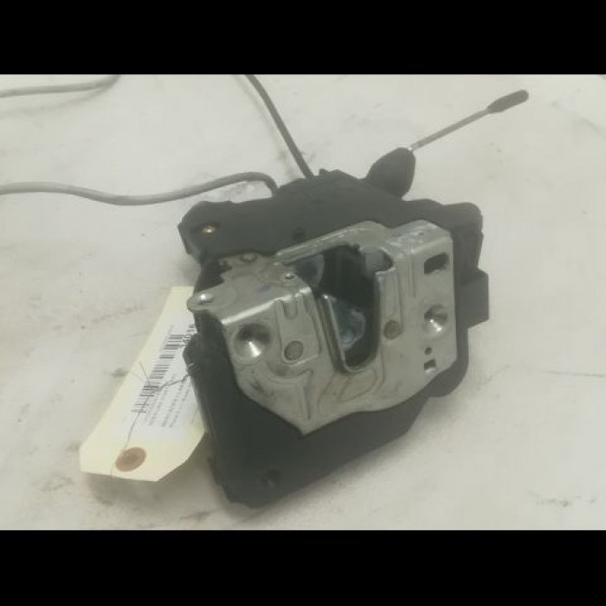 Serrure porte avd occasion MERCEDES CLASSE C COUPE SPORT II Phase 2 03-2004->04-2008 C 220 CDI 2037200835 2