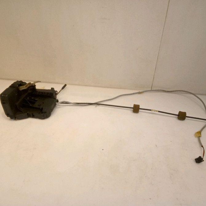 Serrure porte avd occasion MERCEDES CLASSE C COUPE SPORT II Phase 1 03-2001->03-2004 2037200835 1