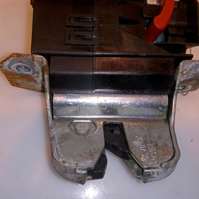 Serrure hayon occasion MERCEDES CLASSE C COUPE SPORT II Phase 1 03-2001->03-2004 2037400235 3