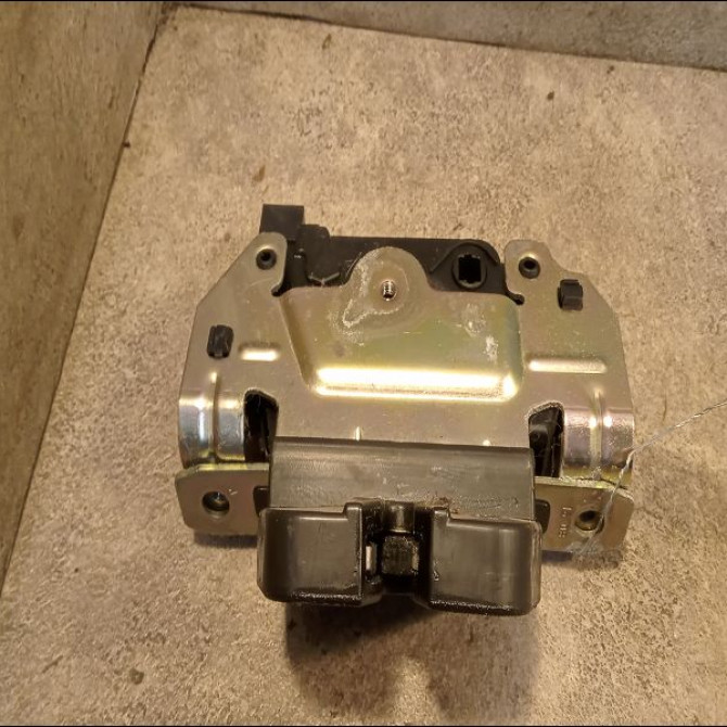 Serrure hayon occasion OPEL ASTRA III Phase 2 01-2007->04-2011 13188851 1