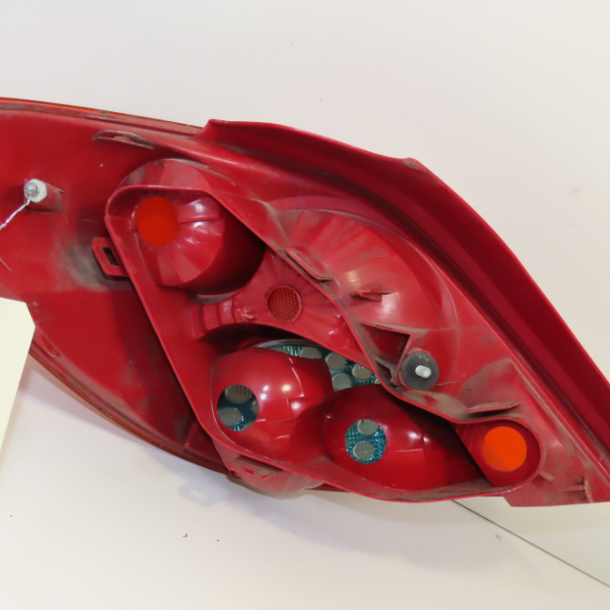 Feu arrière droit occasion PEUGEOT 207 Phase 1 04-2006->06-2013 1.4 HDI 6351Y7 2