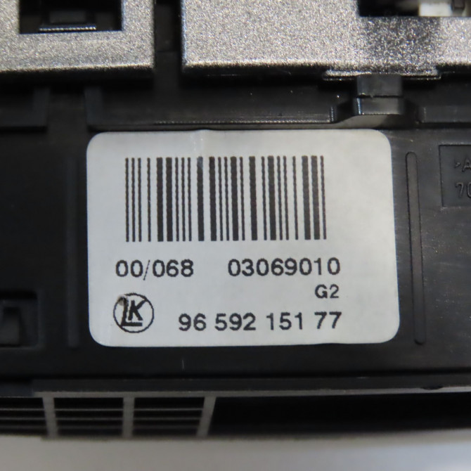 Bouton de warning occasion PEUGEOT 308 I Phase 1 09-2007->03-2011 1.6 HDI 16v 90ch 98060429XT 3