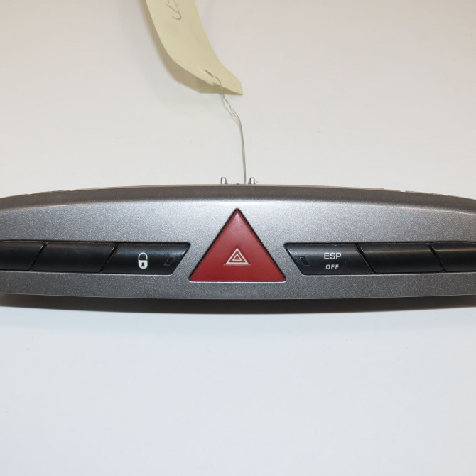 Bouton de warning occasion PEUGEOT 308 I Phase 1 04-1995->04-1999 1.6 e-HDi 112ch 98060429XT 1