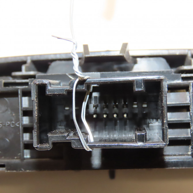 Bouton de warning occasion PEUGEOT 308 I Phase 1 04-1995->04-1999 1.6 e-HDi 112ch 98060429XT 3