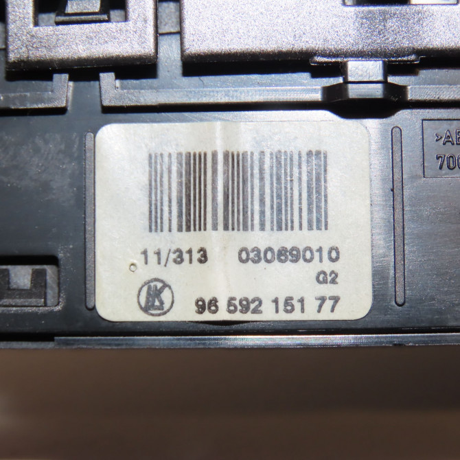 Bouton de warning occasion PEUGEOT 308 I Phase 1 04-1995->04-1999 1.6 e-HDi 112ch 98060429XT 4