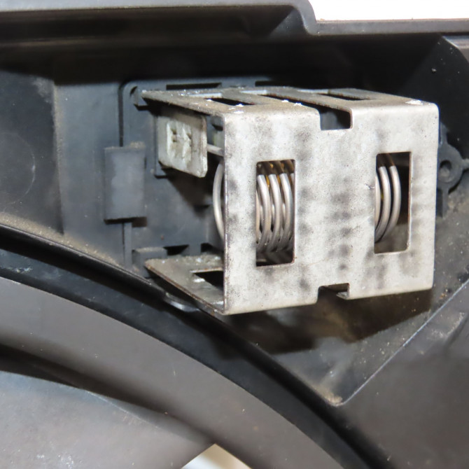 Ventilateur de refroidissement occasion PEUGEOT 207 Phase 1 04-2006->06-2013 1.4 HDI 70ch 1253P8 4