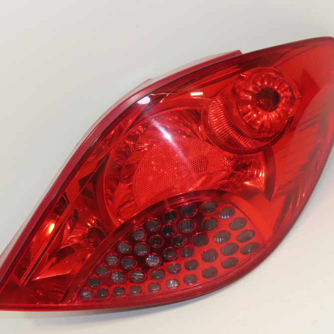 Feu arrière droit occasion PEUGEOT 207 Phase 1 04-2006->06-2013 1.6 HDI 16v 90ch 6351Y7 1