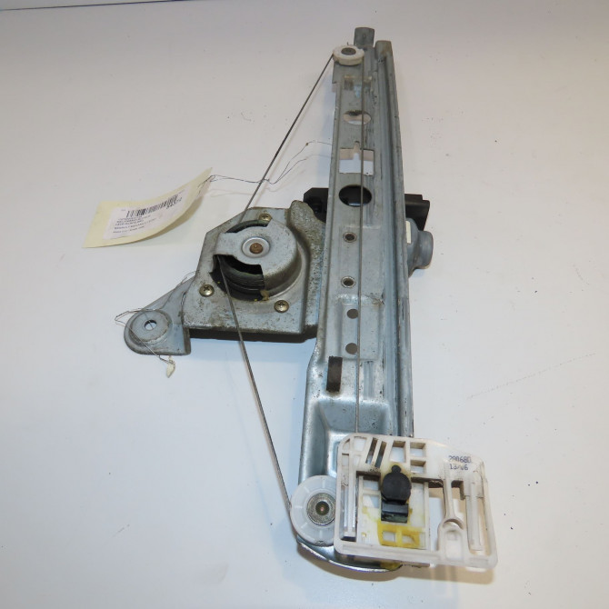 Mecanisme+moteur leve-glace ard occasion RENAULT MEGANE II Phase 2 01-2006->06-2009 1.9 DCI 130ch 8201010921 2