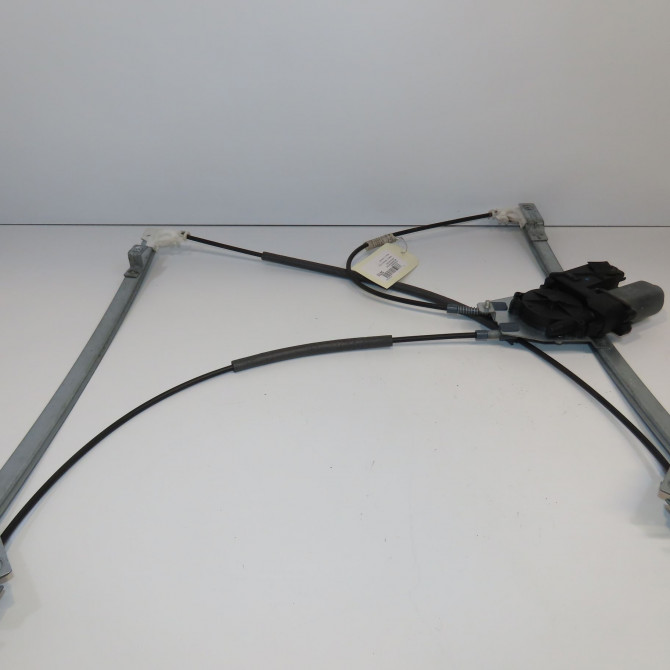 Mecanisme + moteur lève-glace avant droit occasion RENAULT ESPACE IV Phase 1 09-2002->03-2006 3.0 DCI 8200424422 1