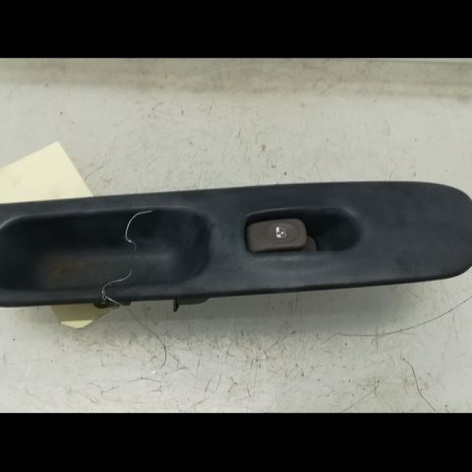 Commande lève-glace porte avant droite occasion RENAULT TWINGO I Phase 1 04-1993->08-1998 Air 7700416998 1