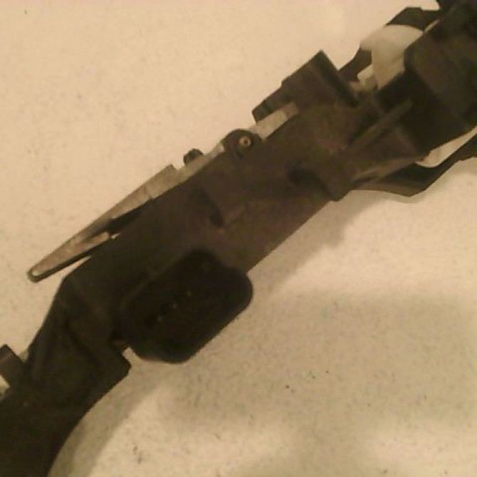 Serrure porte arg occasion RENAULT MEGANE II Phase 1 09-2003->12-2005 8200212468 5