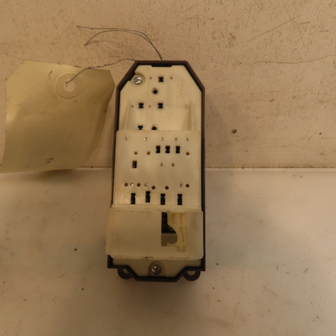 Commande lève-glace porte avant gauche occasion TOYOTA YARIS I 848200D100 2