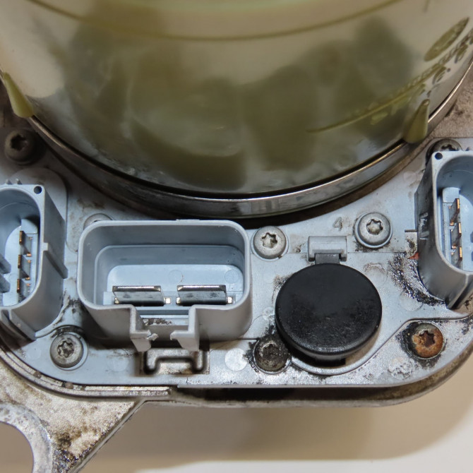 Moteur electrique de direction assistée occasion FORD CMAX I Phase 1 09-2003->03-2007 2.0 TDCI 135ch 1545071 3