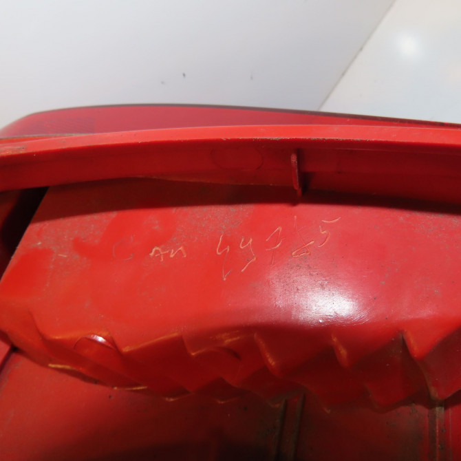 Feu arrière droit occasion TOYOTA YARIS II Phase 1 12-2005->11-2009 1.3 VVT-i 815510D110 4