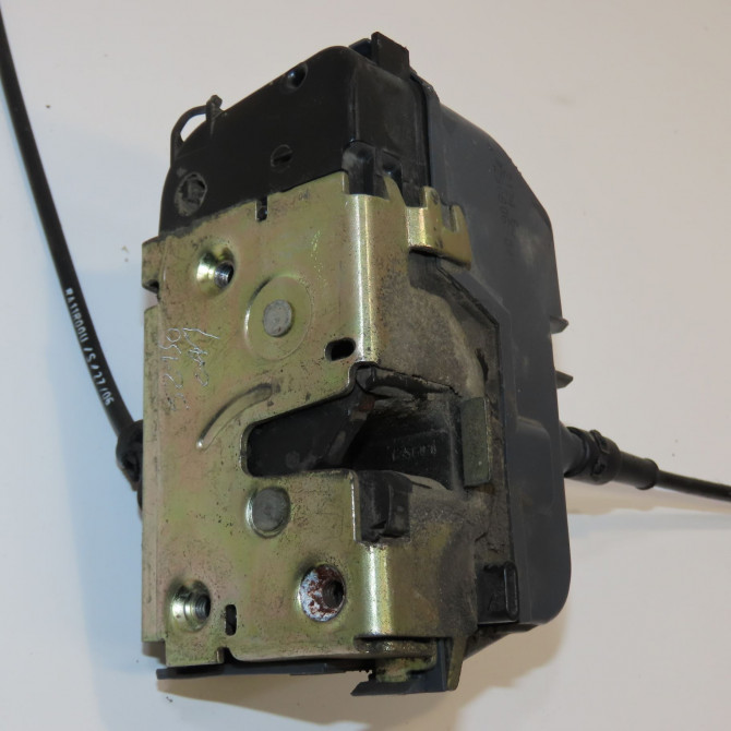 Serrure porte arg occasion RENAULT MEGANE II Phase 1 04-1995->04-1999 1.9 DCI 130ch 8200212468 1