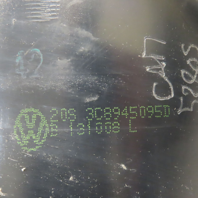 Feu arrière gauche occasion VOLKSWAGEN PASSAT V Phase 1 04-1995->04-1999 2.0 TDI 140ch 3C8945095G 4