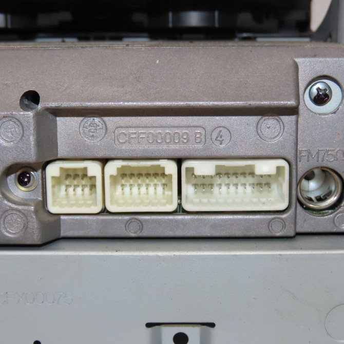 Autoradio occasion TOYOTA YARIS II Phase 1 12-2005->11-2009 1.4 D-4D 861200D211EX 4