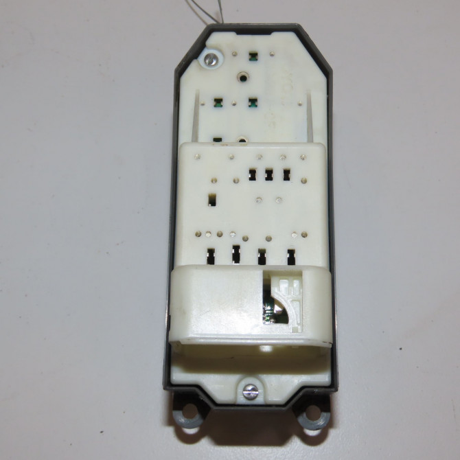 Commande lève-glace porte avant gauche occasion TOYOTA YARIS II Phase 1 12-2005->11-2009 1.4 D-4D 848200D100 2