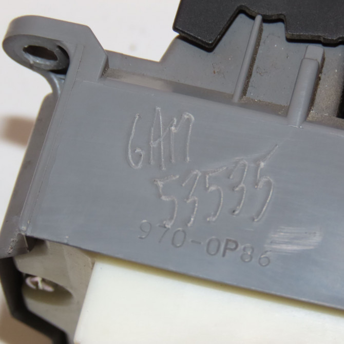 Commande lève-glace porte avant gauche occasion TOYOTA YARIS II Phase 1 12-2005->11-2009 1.4 D-4D 848200D100 4