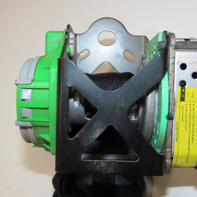 Ceinture avant gauche occasion TOYOTA YARIS II Phase 1 12-2005->11-2009 1.4 D-4D 732200D160C1 2