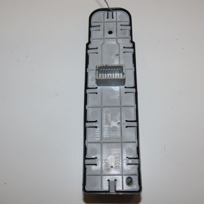 Commande lève-glace porte avant gauche occasion RENAULT SCENIC III Phase 1 04-2009->11-2011 1.9 DCI 130ch 809615953R 2