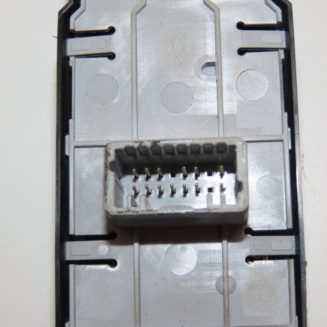 Commande lève-glace porte avant gauche occasion RENAULT SCENIC III Phase 1 04-2009->11-2011 1.9 DCI 130ch 809615953R 3