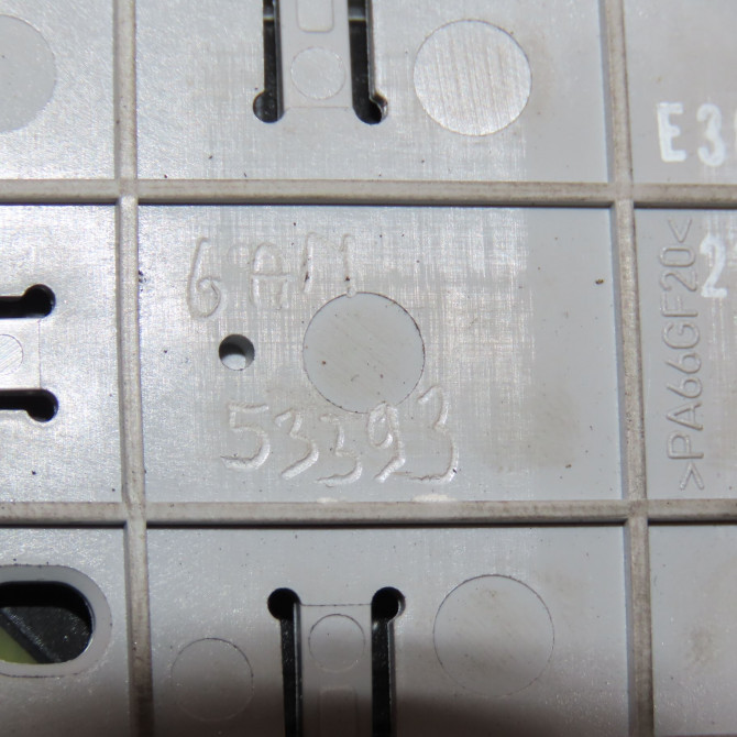 Commande lève-glace porte avant gauche occasion RENAULT SCENIC III Phase 1 04-2009->11-2011 1.9 DCI 130ch 809615953R 4