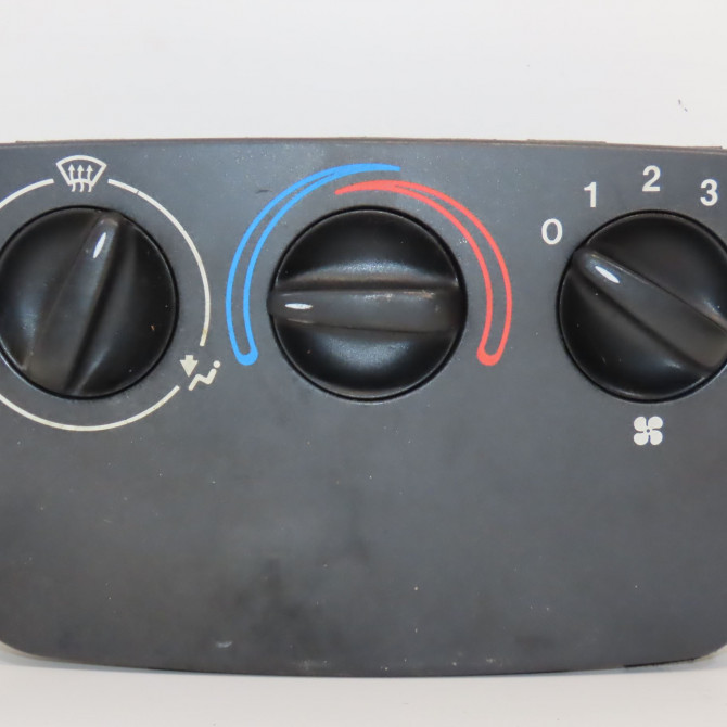 Commande de chauffage occasion FORD FIESTA IV Phase 1 09-1995->09-1999 1.3i 1143930 1
