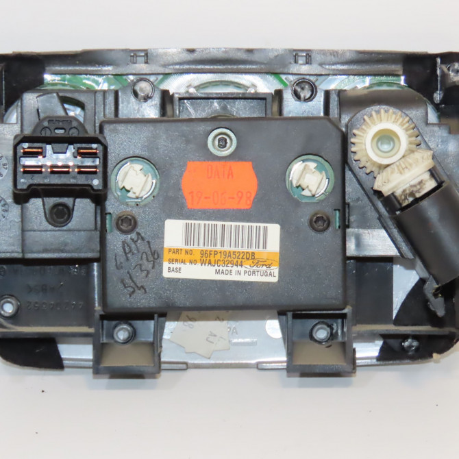 Commande de chauffage occasion FORD FIESTA IV Phase 1 09-1995->09-1999 1.3i 1143930 2