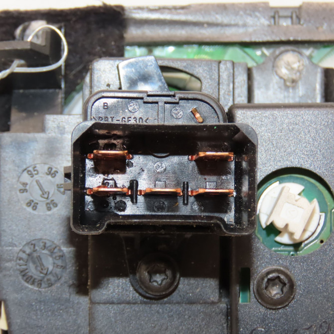 Commande de chauffage occasion FORD FIESTA IV Phase 1 09-1995->09-1999 1.3i 1143930 3