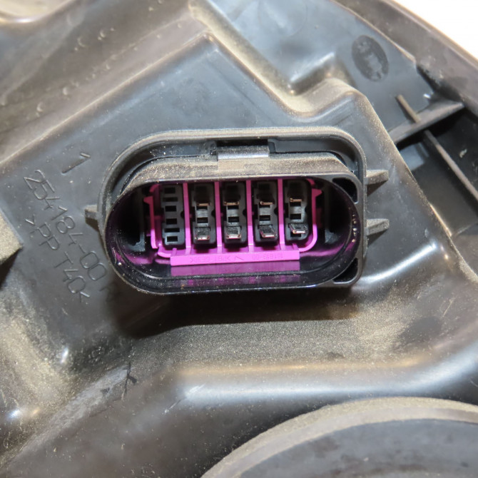 Phare droit occasion FORD FIESTA VI Phase 1 10-2008->11-2012 1.2i 60ch Ambiente 1734613 3