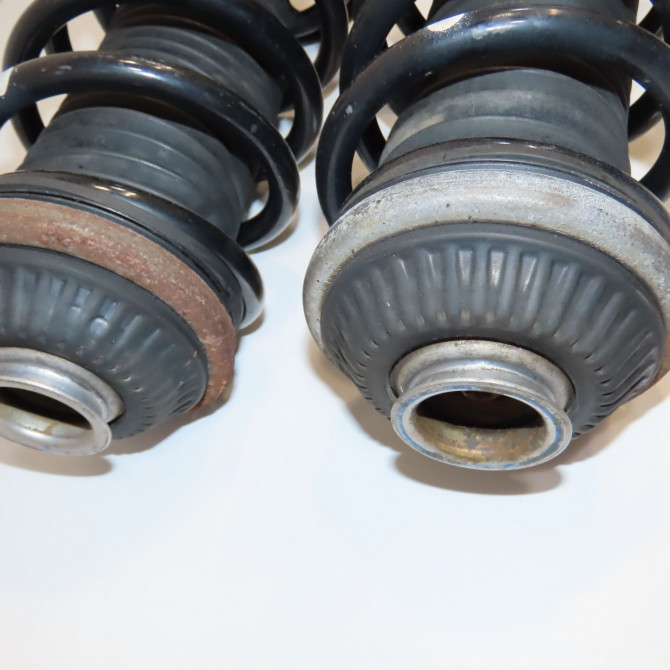 Amortisseur avant droit occasion OPEL ZAFIRA II Phase 2 01-2008->12-2014 1.7 CDTI 125ch 93195974 2