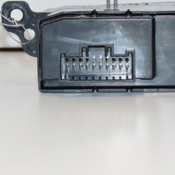 Bouton de warning occasion HYUNDAI I 20 I phase 2 06-2012->03-2015 1.2i 85ch 933001J2004X 3