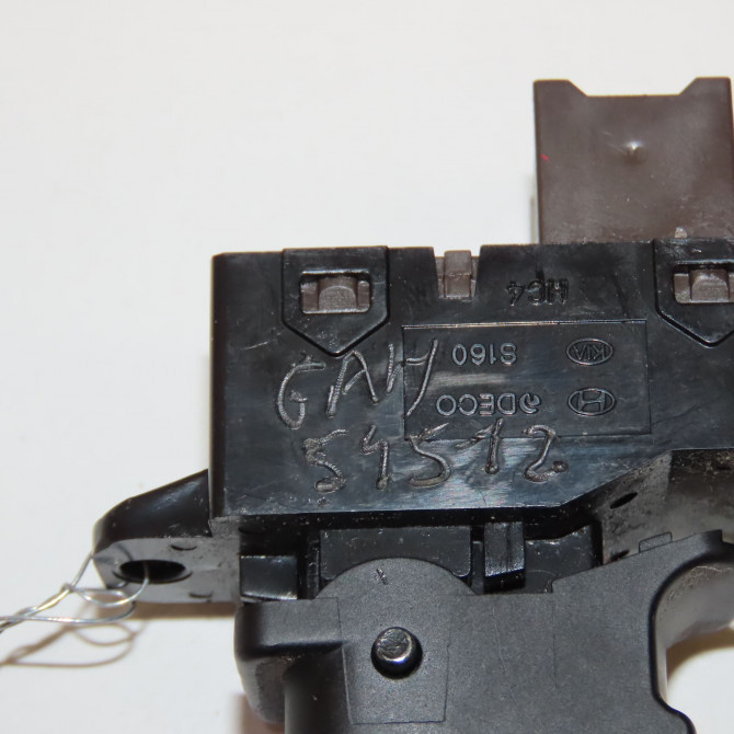 Commande leve-glace porte arrière gauche occasion HYUNDAI I 20 I phase 2 06-2012->03-2015 1.2i 85ch 935801J002 3