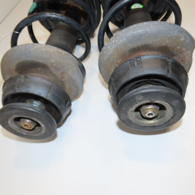 Amortisseur avant droit occasion RENAULT CLIO II Phase 2 06-2001->07-2006 1.2 16v 2